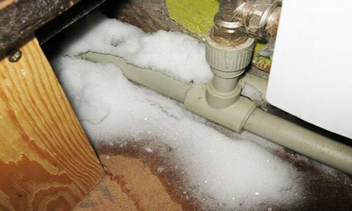 Как предотвратить и устранить замерзание водопровода